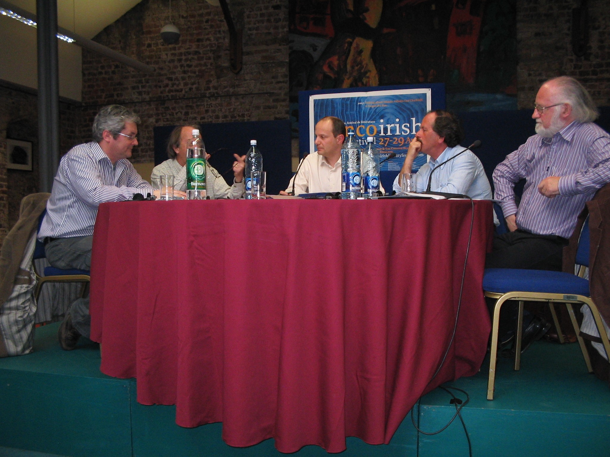 de gauche  droite : Peter Sirr, Herv Jaouen, Dominique Le Meur, Liam O'Muirthile et John F. Deane